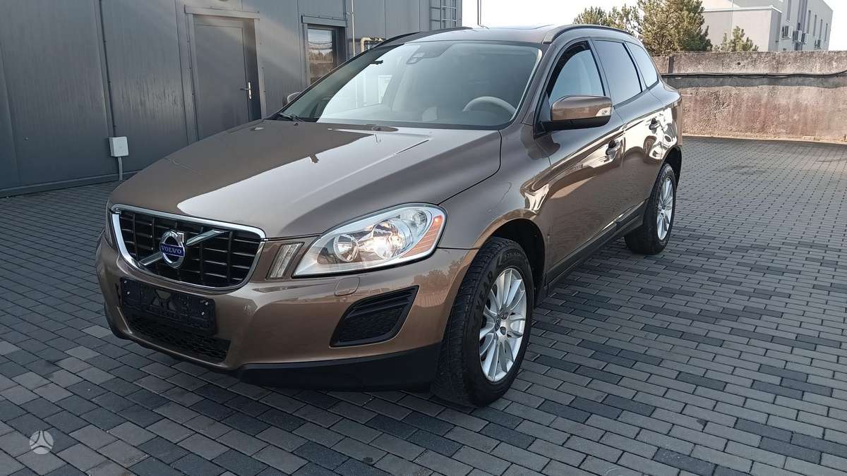 Volvo XC60 2010 — фото 9