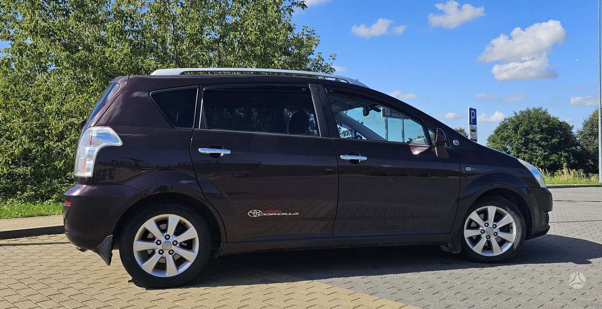Toyota Corolla 2009 — interior