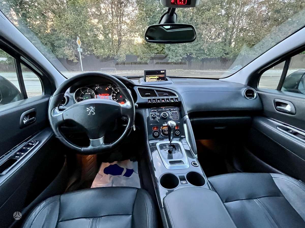 Peugeot 3008 2014 — двигун 2000 cm³, 150 HP (110kW)