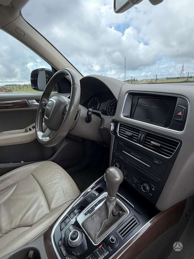 Audi Q5 2009 — photo 20