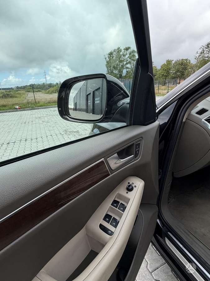 Audi Q5 2009 — photo 24