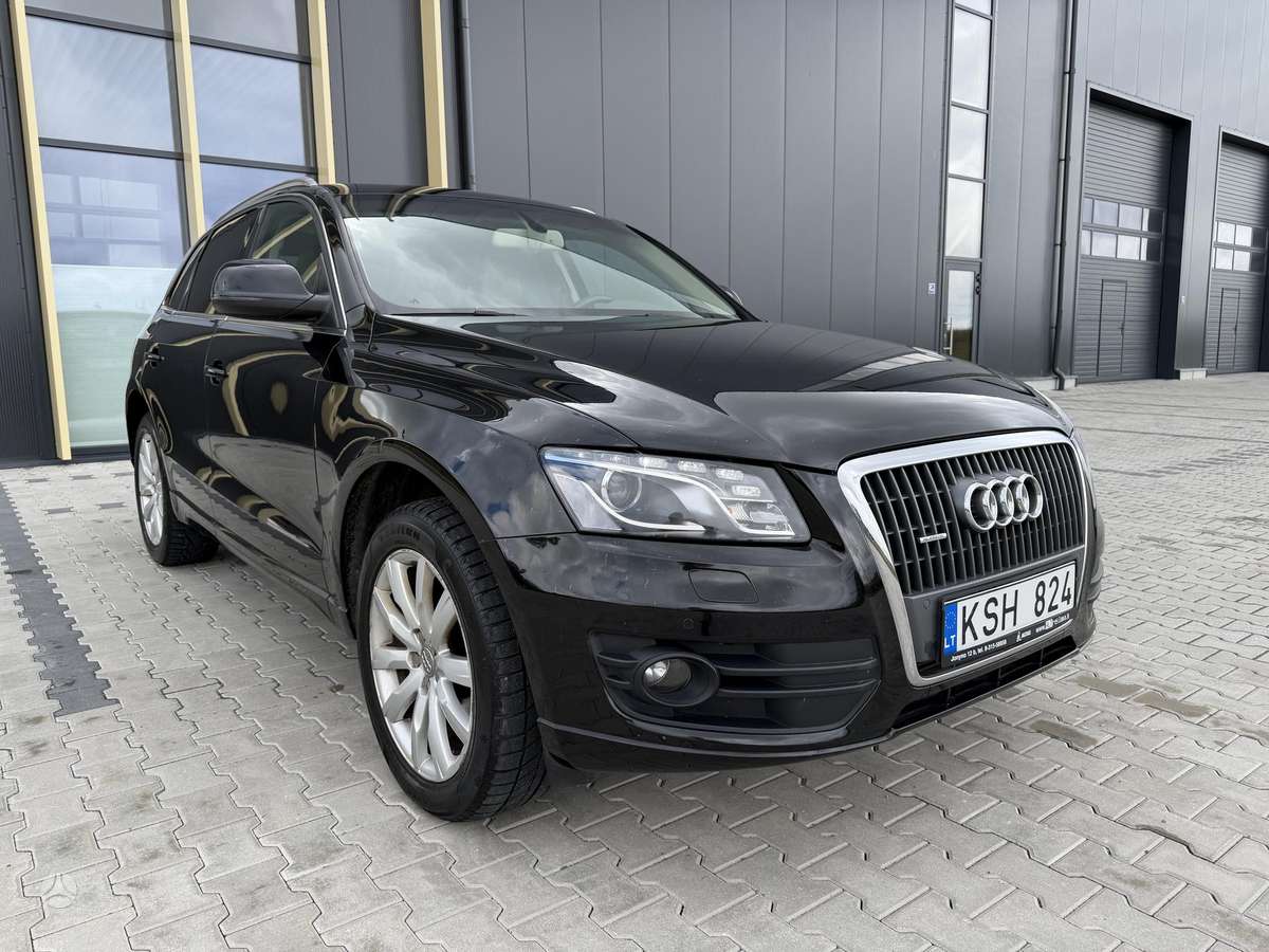 Audi Q5 2009 — interior