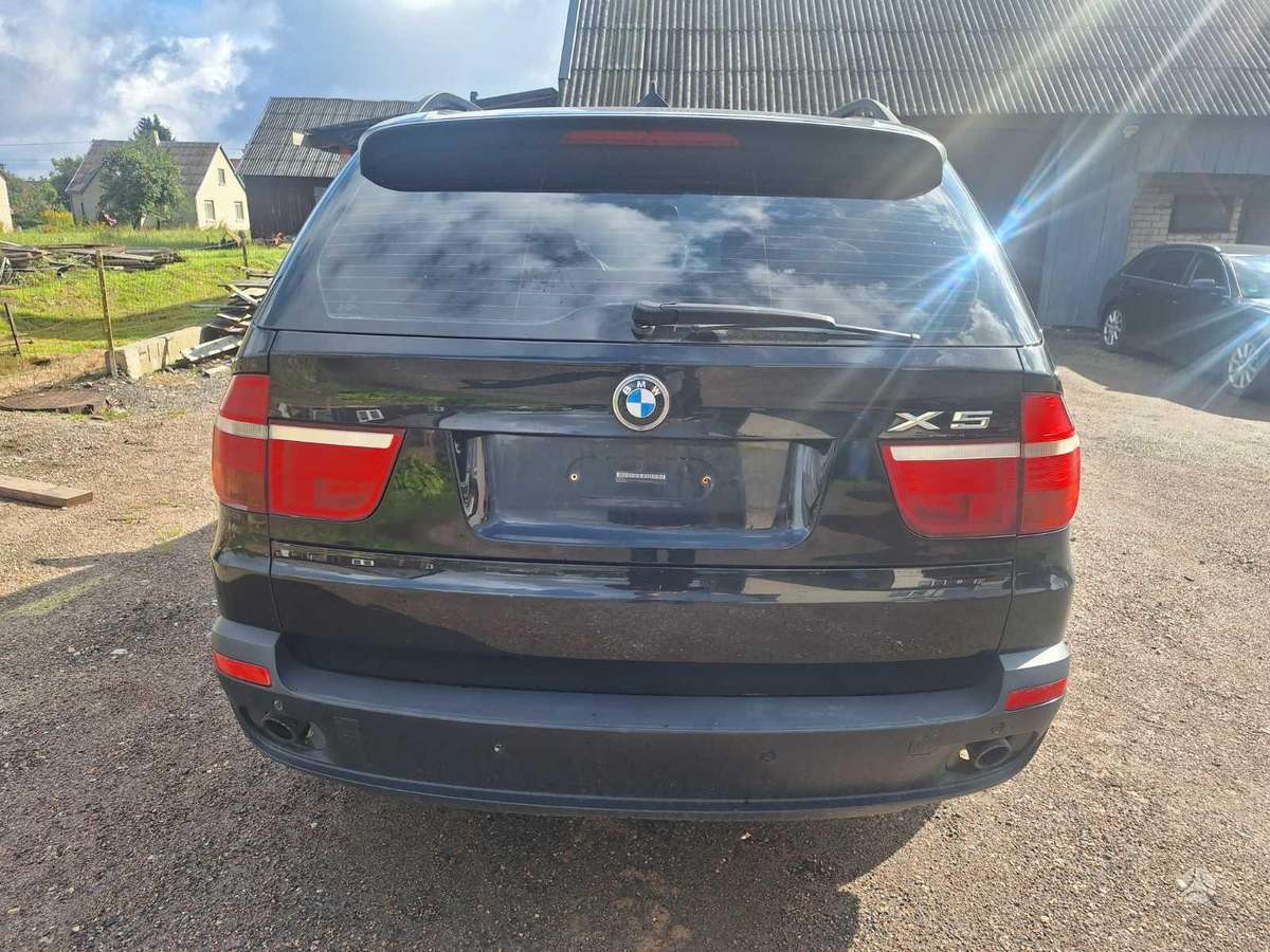 BMW X5 2009 — вигляд ззаду
