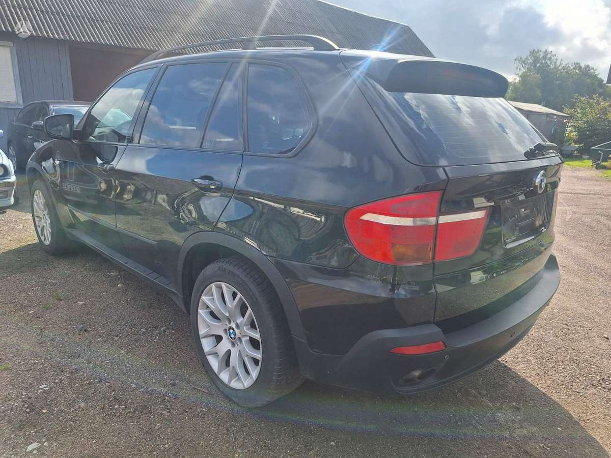 BMW X5 2009 — салон