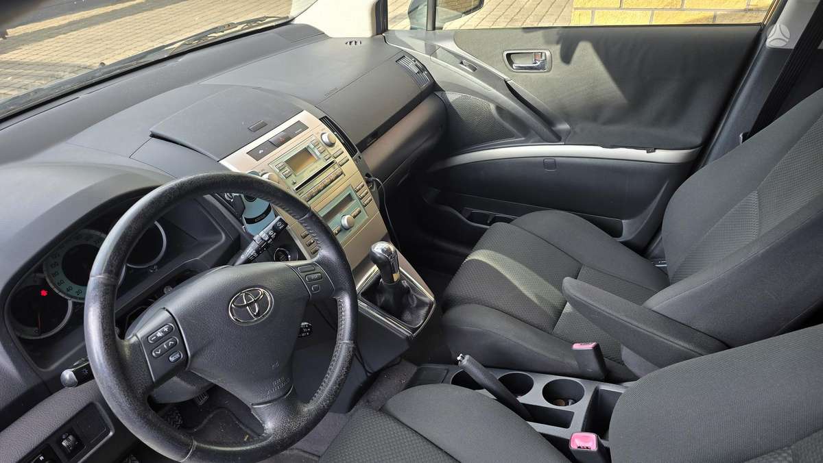 Toyota Corolla 2006 — двигун 2231 cm³, 136 HP (100kW)