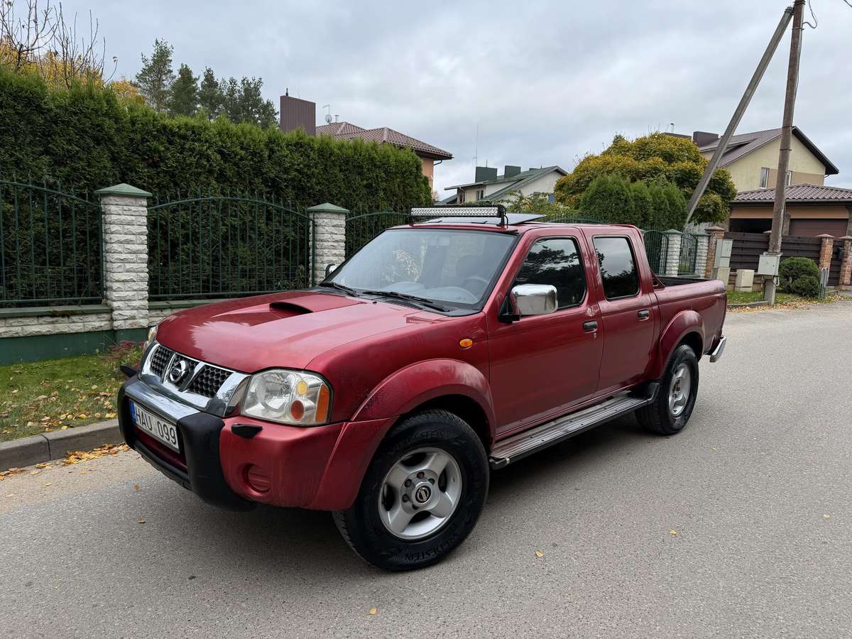 Nissan Navara 2004 — vehicle for AFU Ukraine