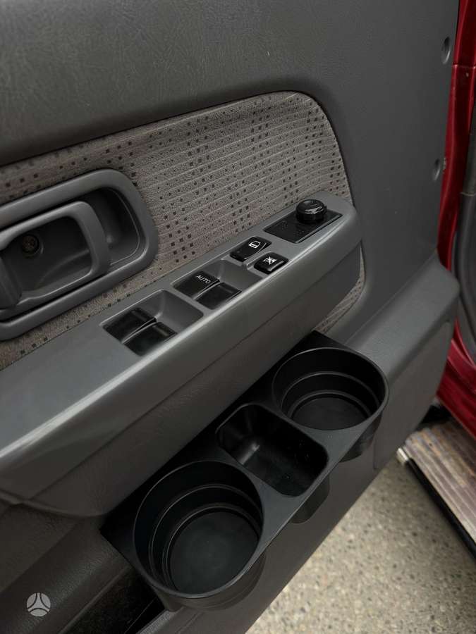 Nissan Navara 2004 — photo 10