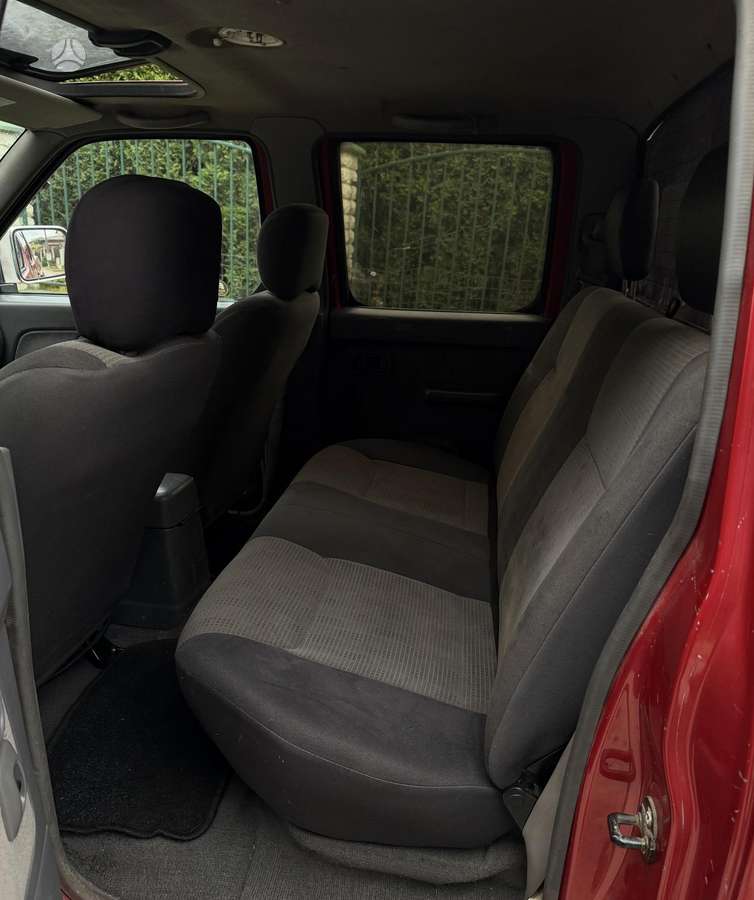 Nissan Navara 2004 — photo 12