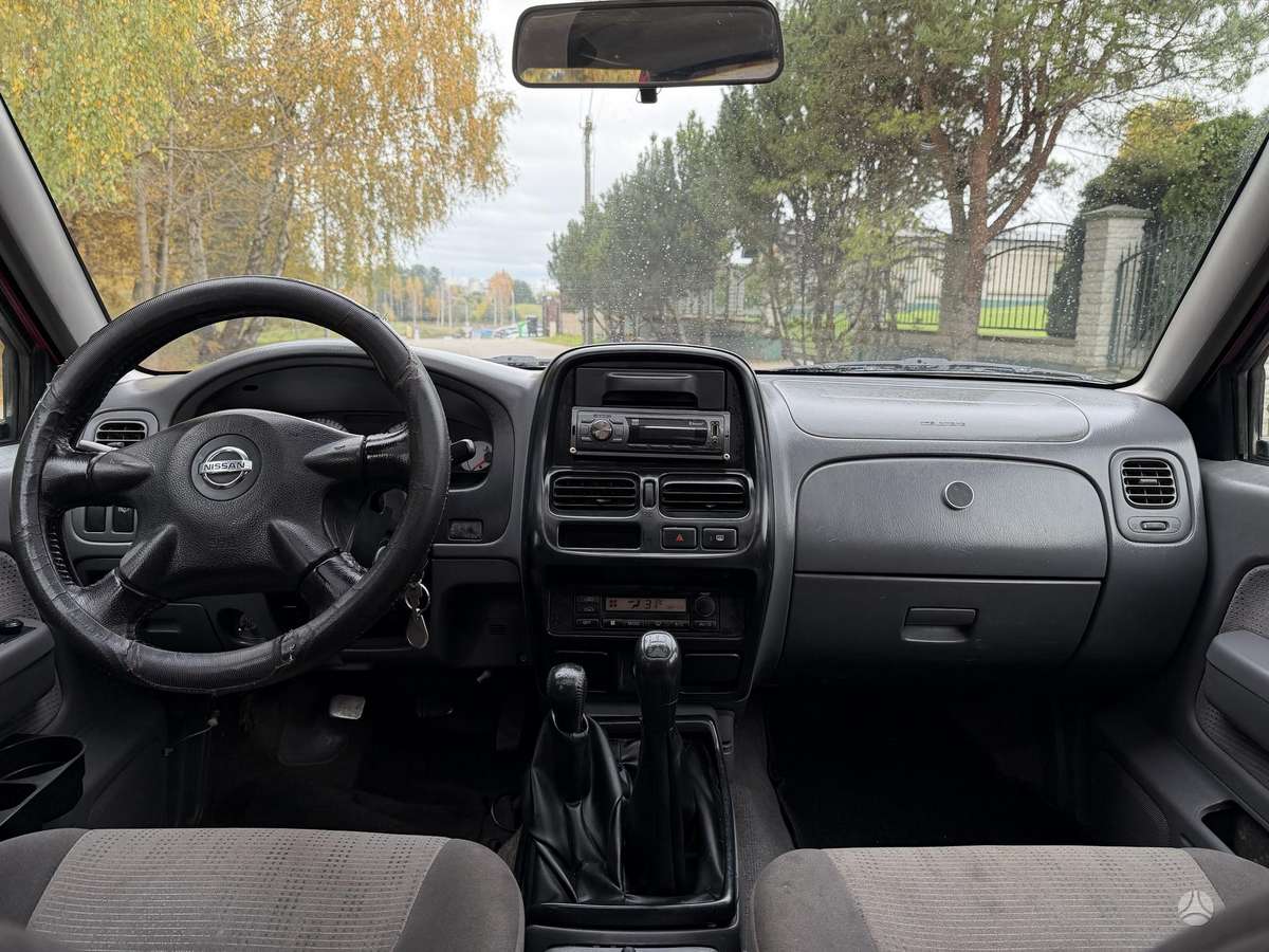 Nissan Navara 2004 — photo 13