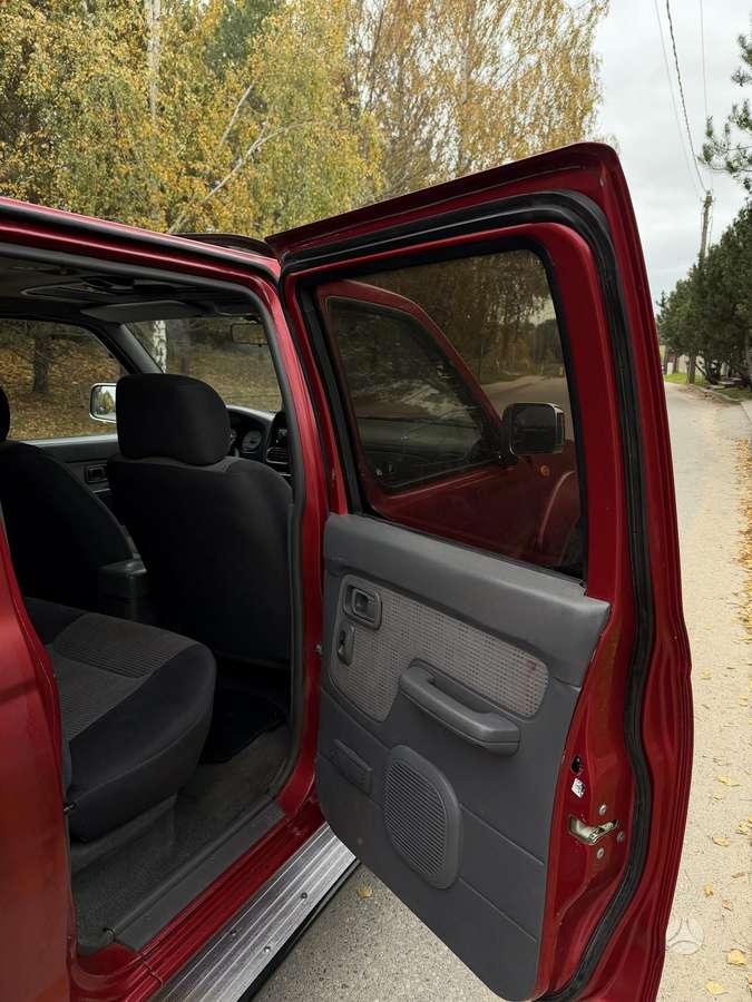 Nissan Navara 2004 — photo 14