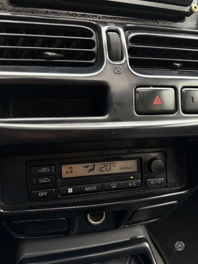 Nissan Navara 2004 — photo 20