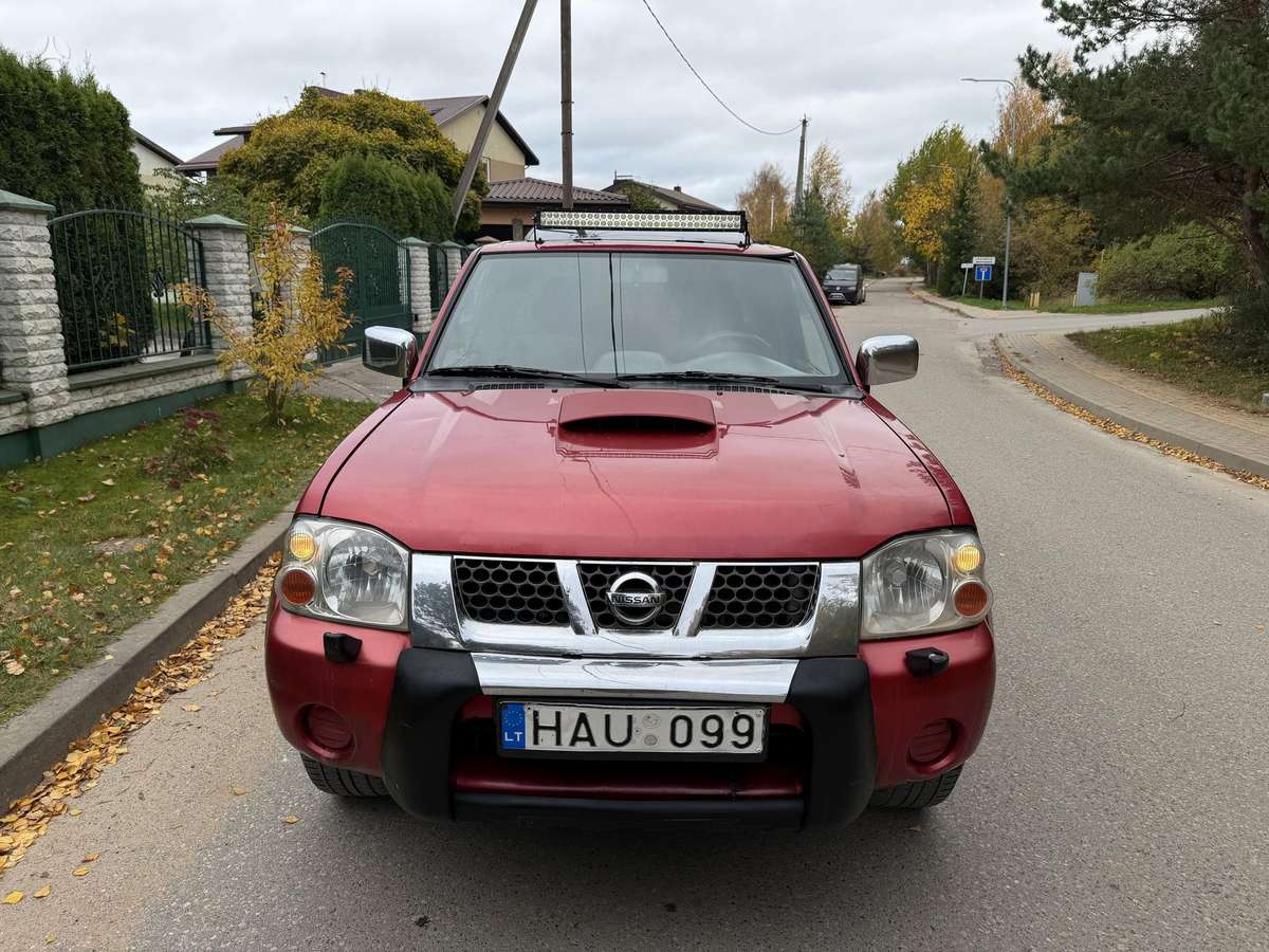 Nissan Navara 2004 — engine 2488 cm³, 133 HP (98kW)