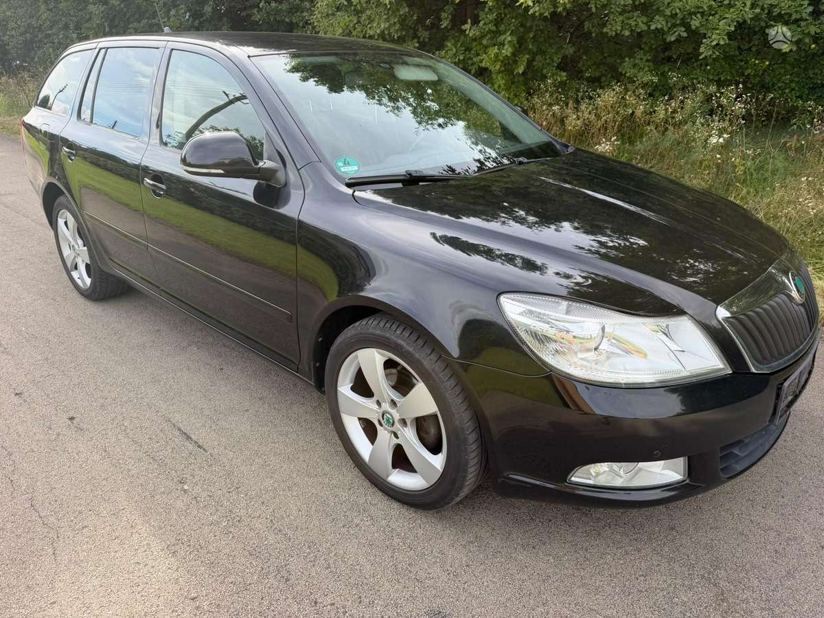 Skoda Octavia 2013 — interior