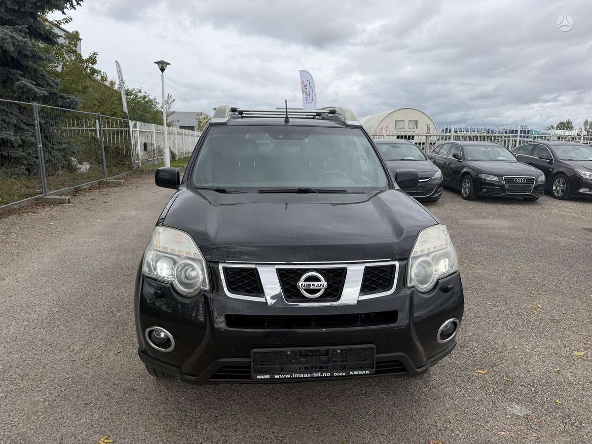 Nissan X-Trail 2012 — interior
