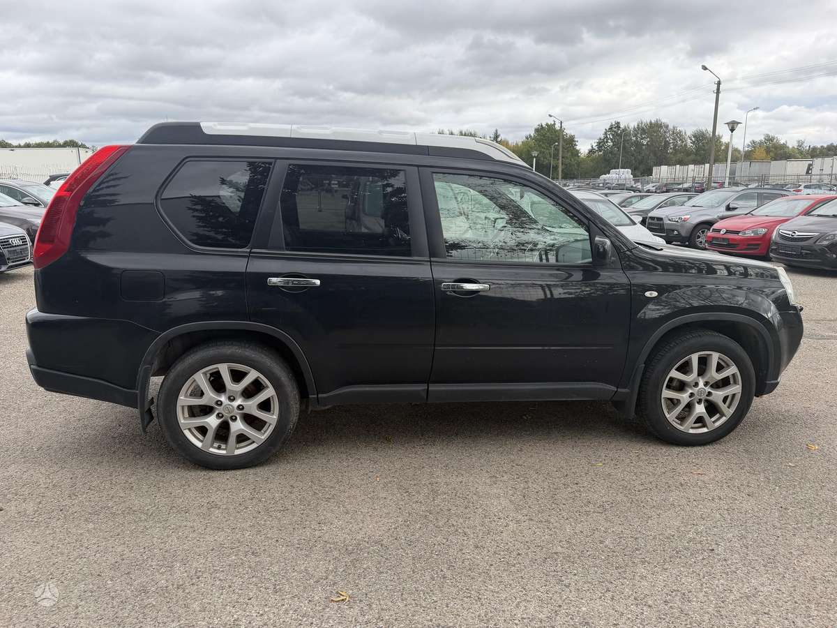 Nissan X-Trail 2012 — engine 1995 cm³, 150 HP (110kW)