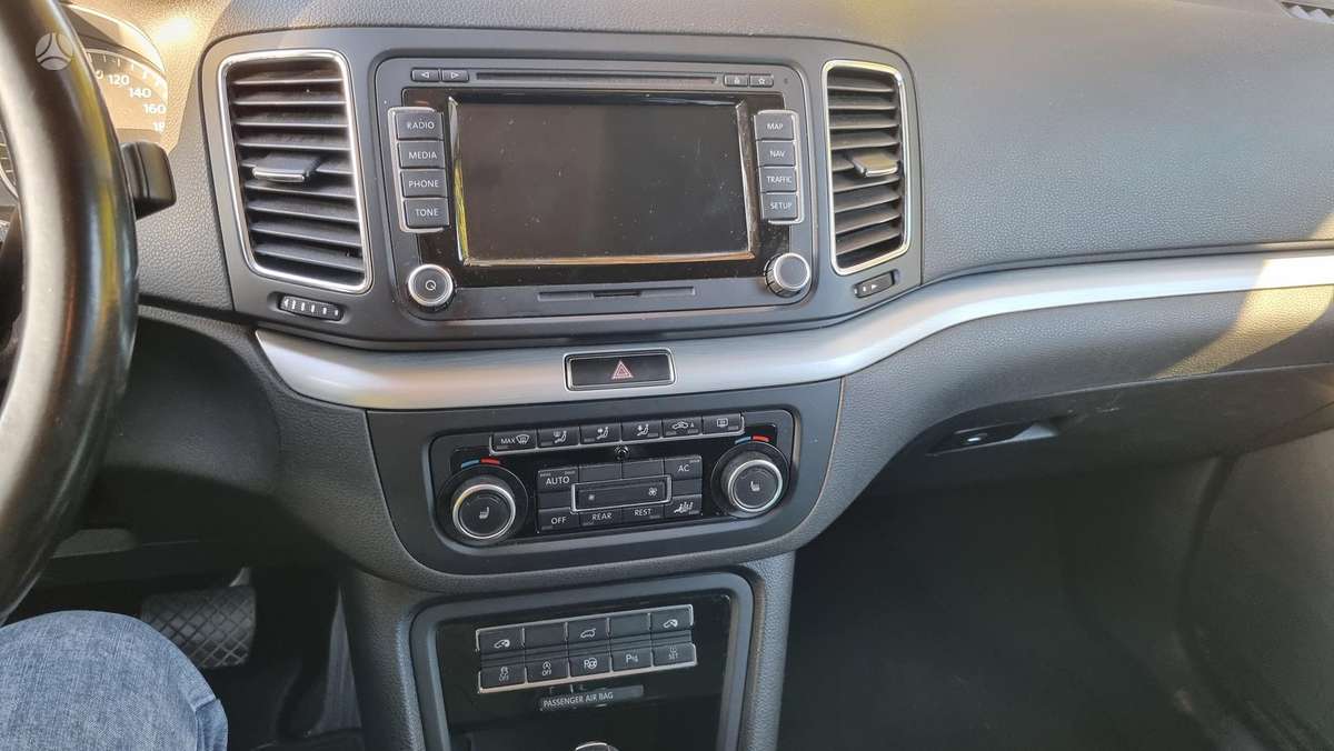 Volkswagen Sharan 2012 — engine 2000 cm³