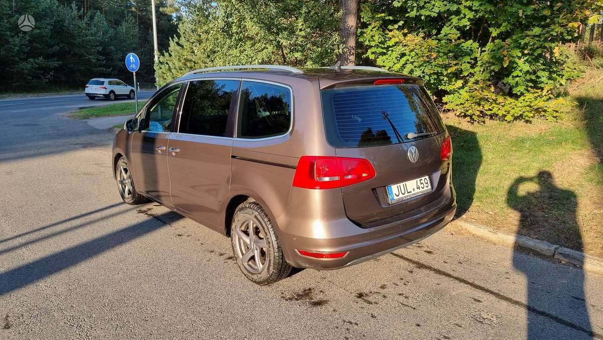 Volkswagen Sharan 2012 — photo 8