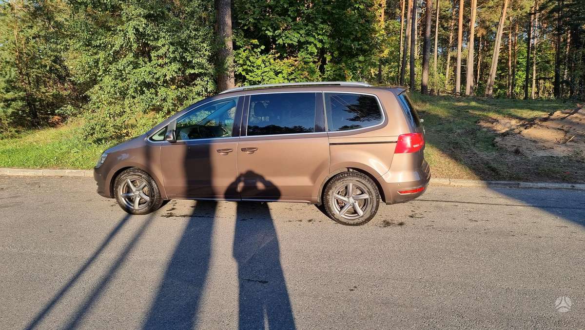 Volkswagen Sharan 2012 — photo 9