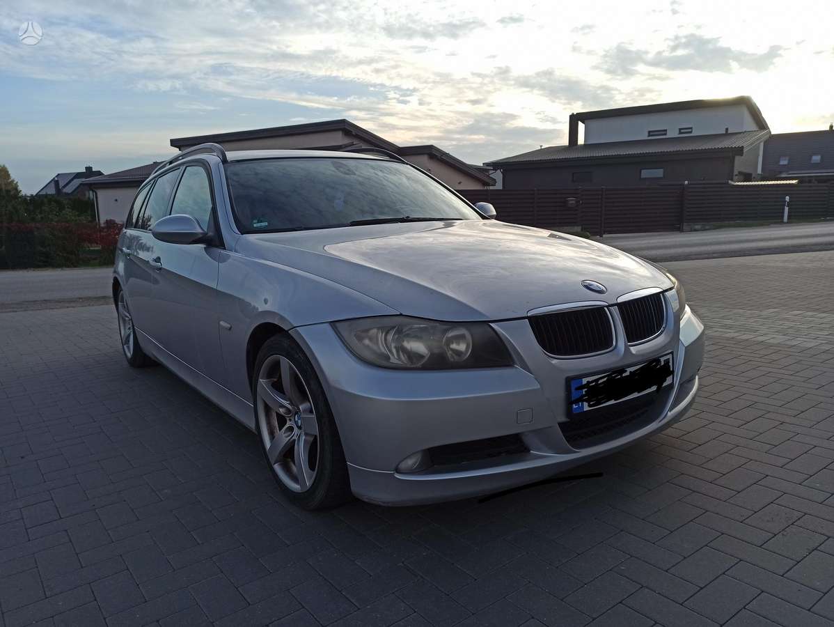 BMW 320 2006 — interior
