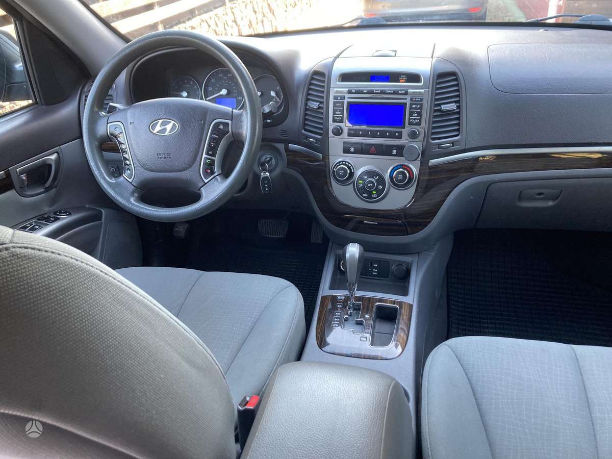 Hyundai Santa 2011 — photo 6