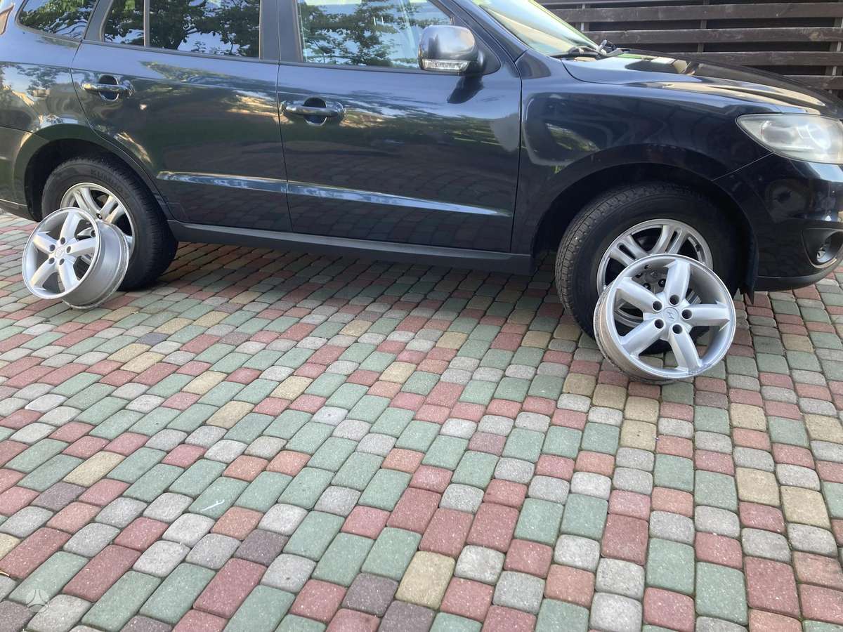 Hyundai Santa 2011 — photo 7