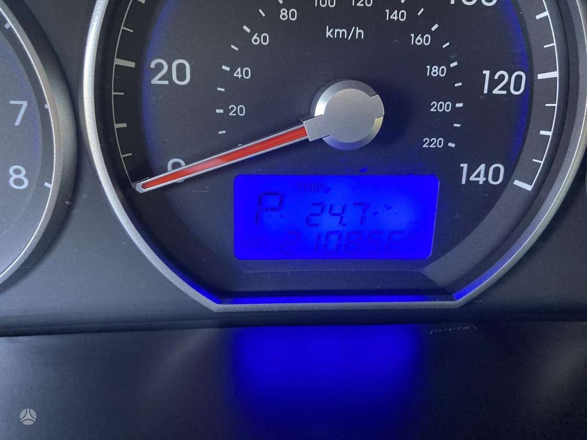 Hyundai Santa 2011 — photo 8