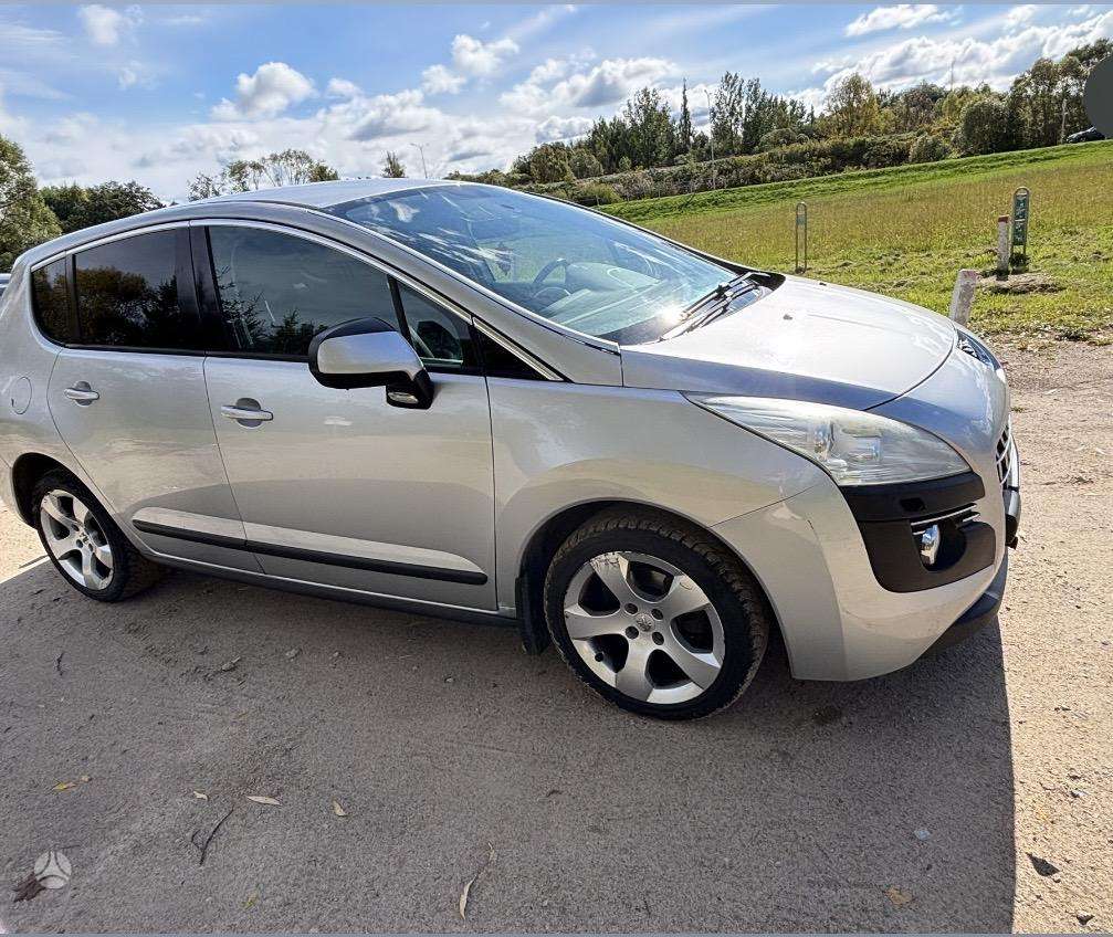 Peugeot 3008 2011 — engine 1600 cm³, 109 HP (80kW)