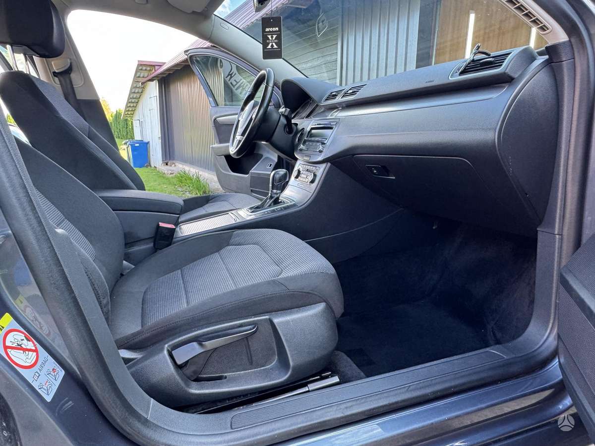 Volkswagen Passat 2012 — photo 19