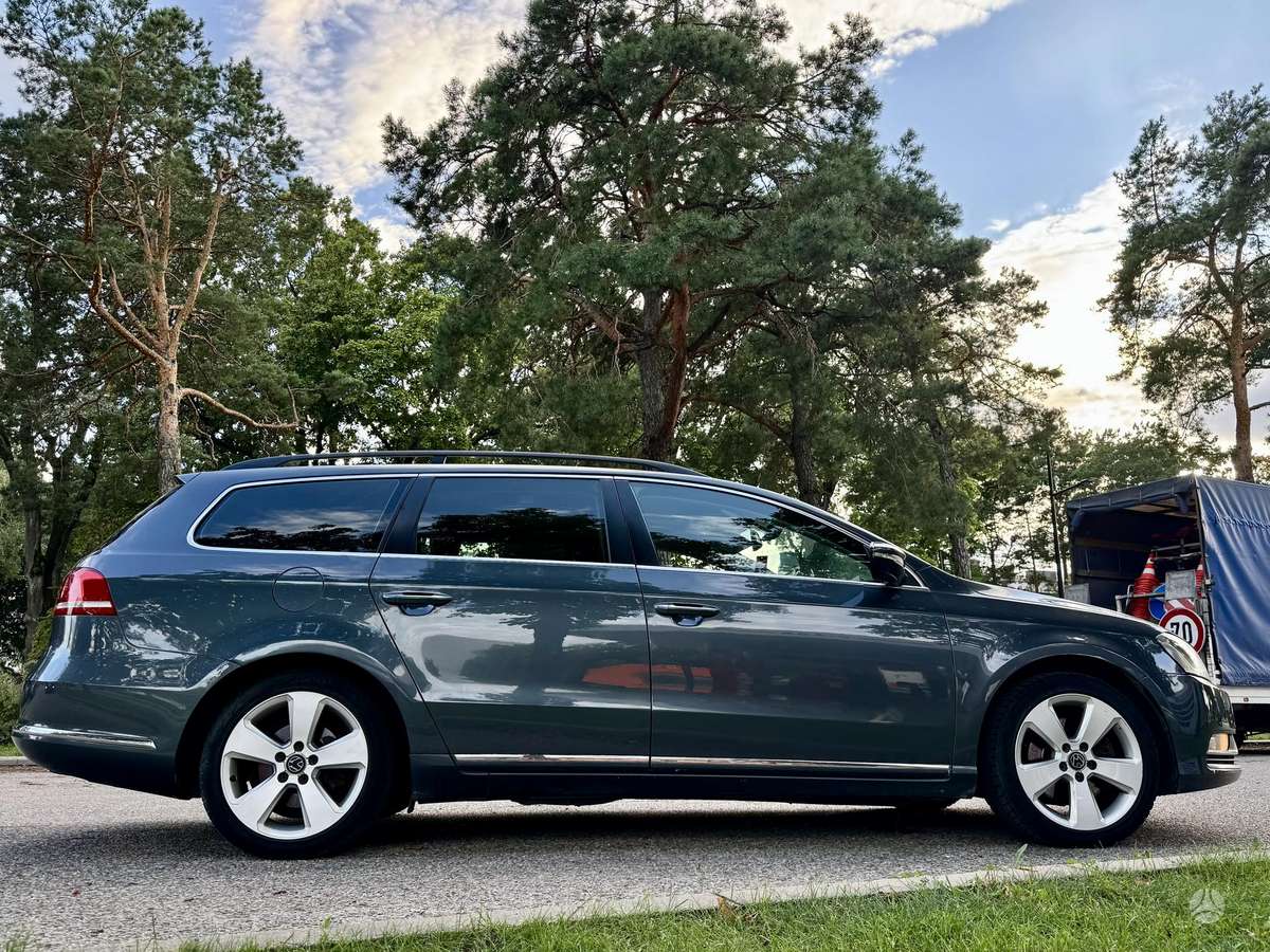 Volkswagen Passat 2012 — photo 26