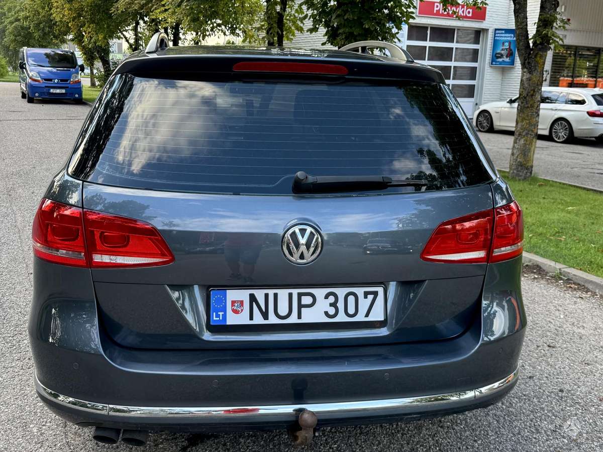 Volkswagen Passat 2012 — photo 28