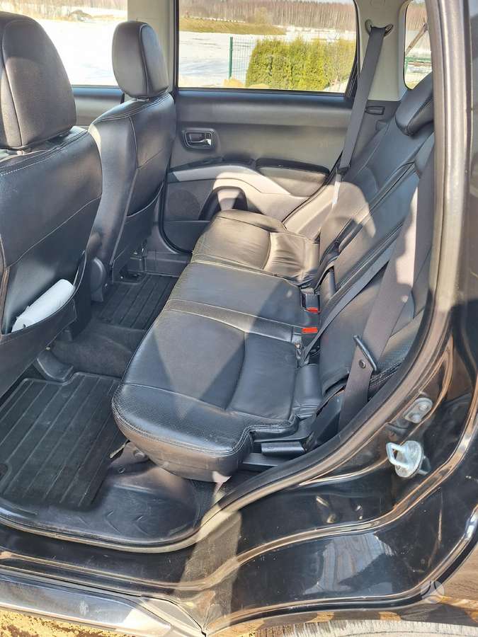 Peugeot 4007 2008 — interior