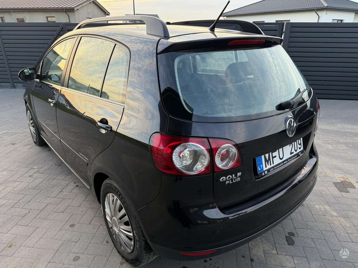 Volkswagen Golf 2008 — вигляд ззаду