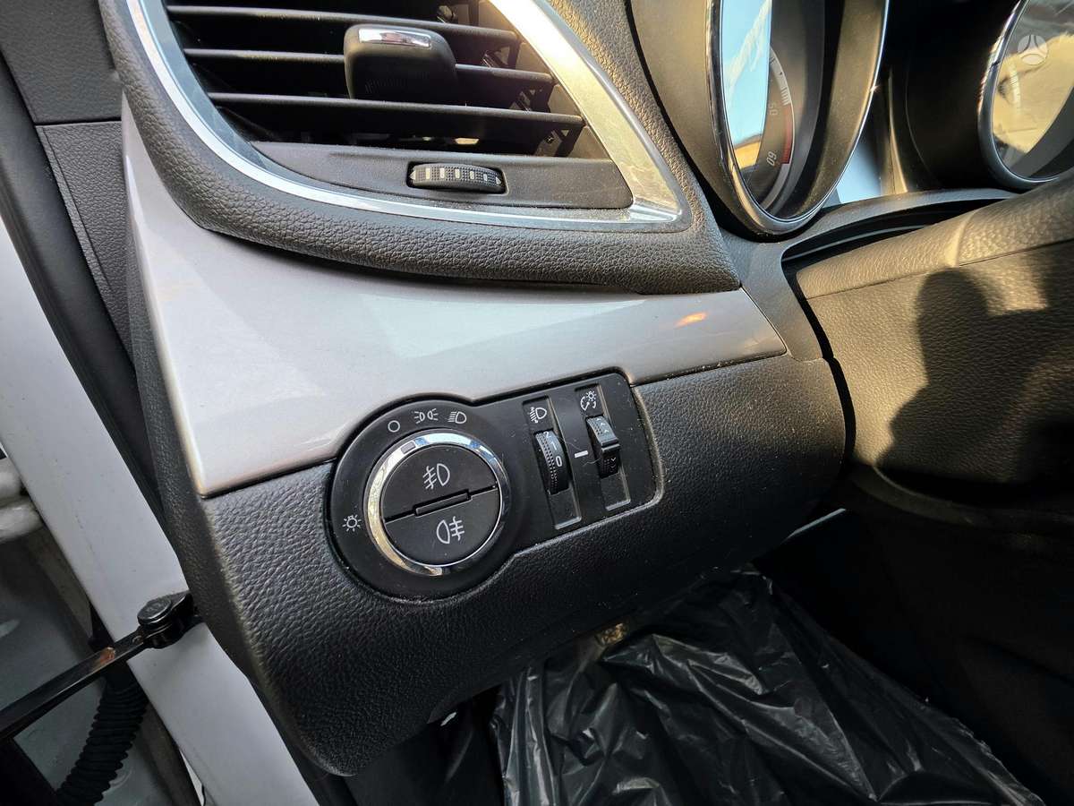 Opel Mokka 2015 — фото 12