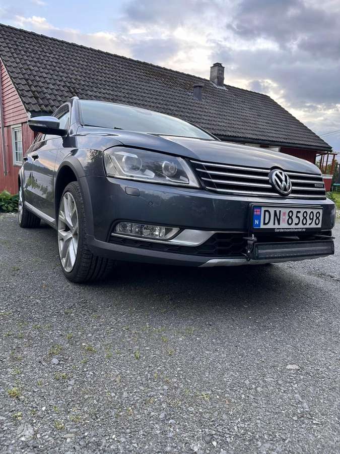 Volkswagen Passat 2012 — vehicle for AFU Ukraine