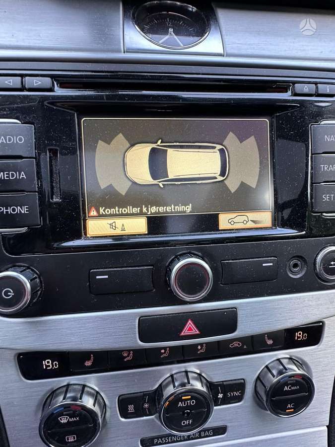 Volkswagen Passat 2012 — photo 10