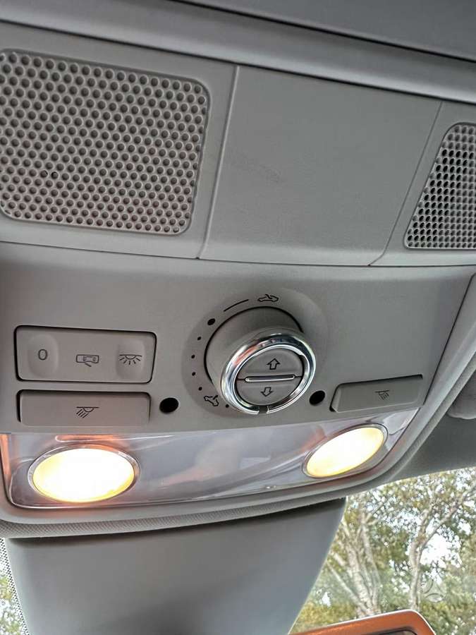 Volkswagen Passat 2012 — photo 12