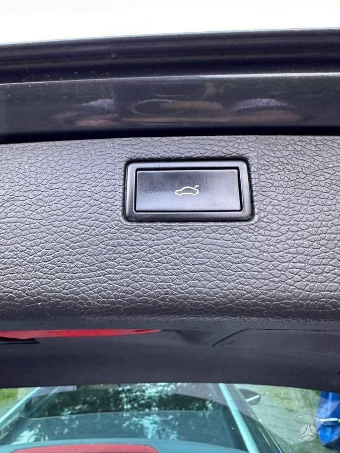 Volkswagen Passat 2012 — photo 14