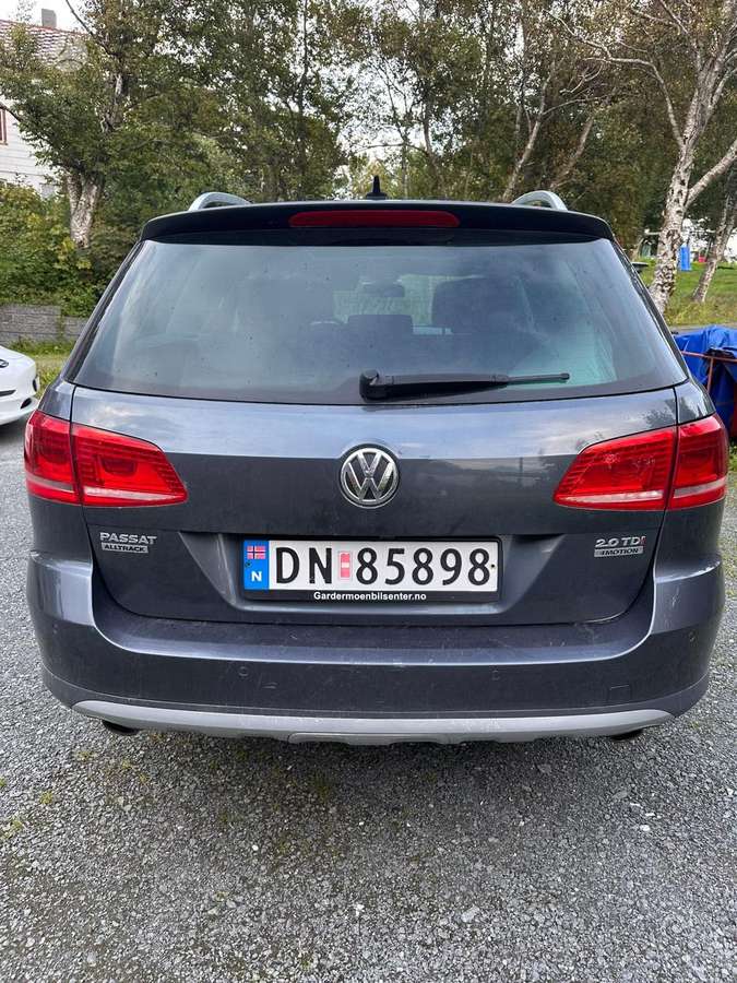 Volkswagen Passat 2012 — engine 2000 cm³, 170 HP (125kW)