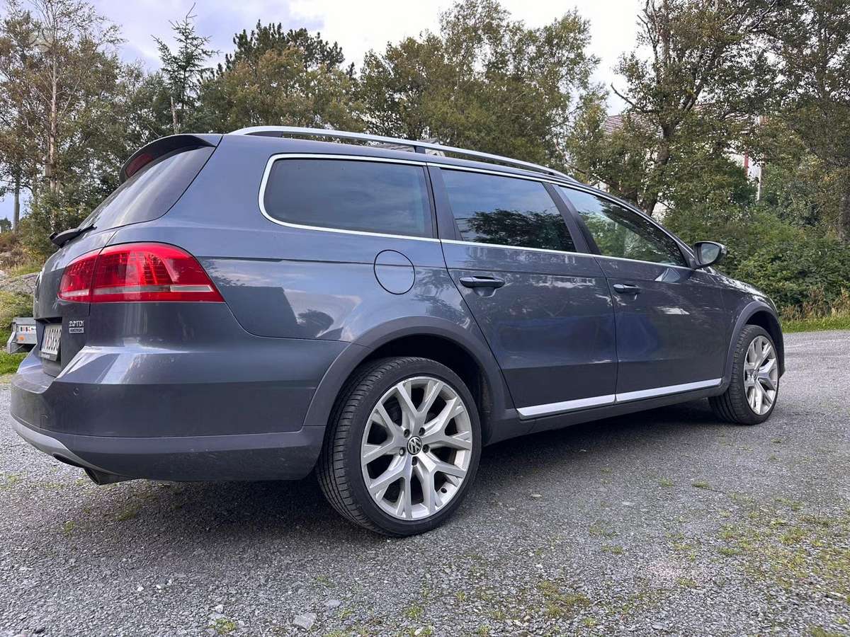 Volkswagen Passat 2012 — photo 7