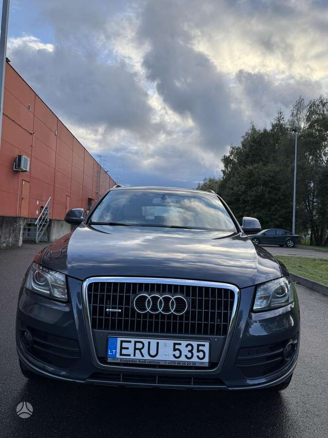 Audi Q5 2010 — салон