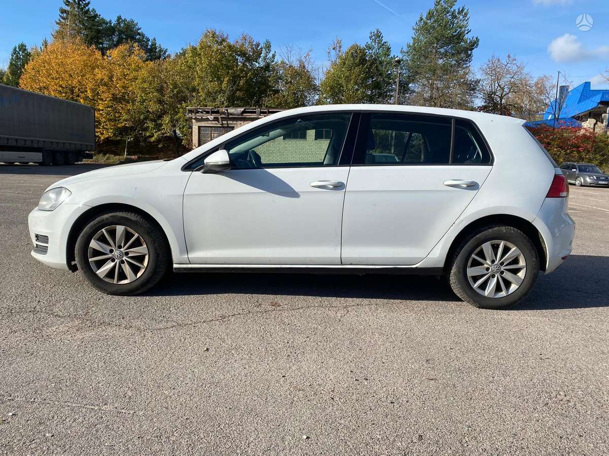 Volkswagen Golf 2014 — вигляд ззаду
