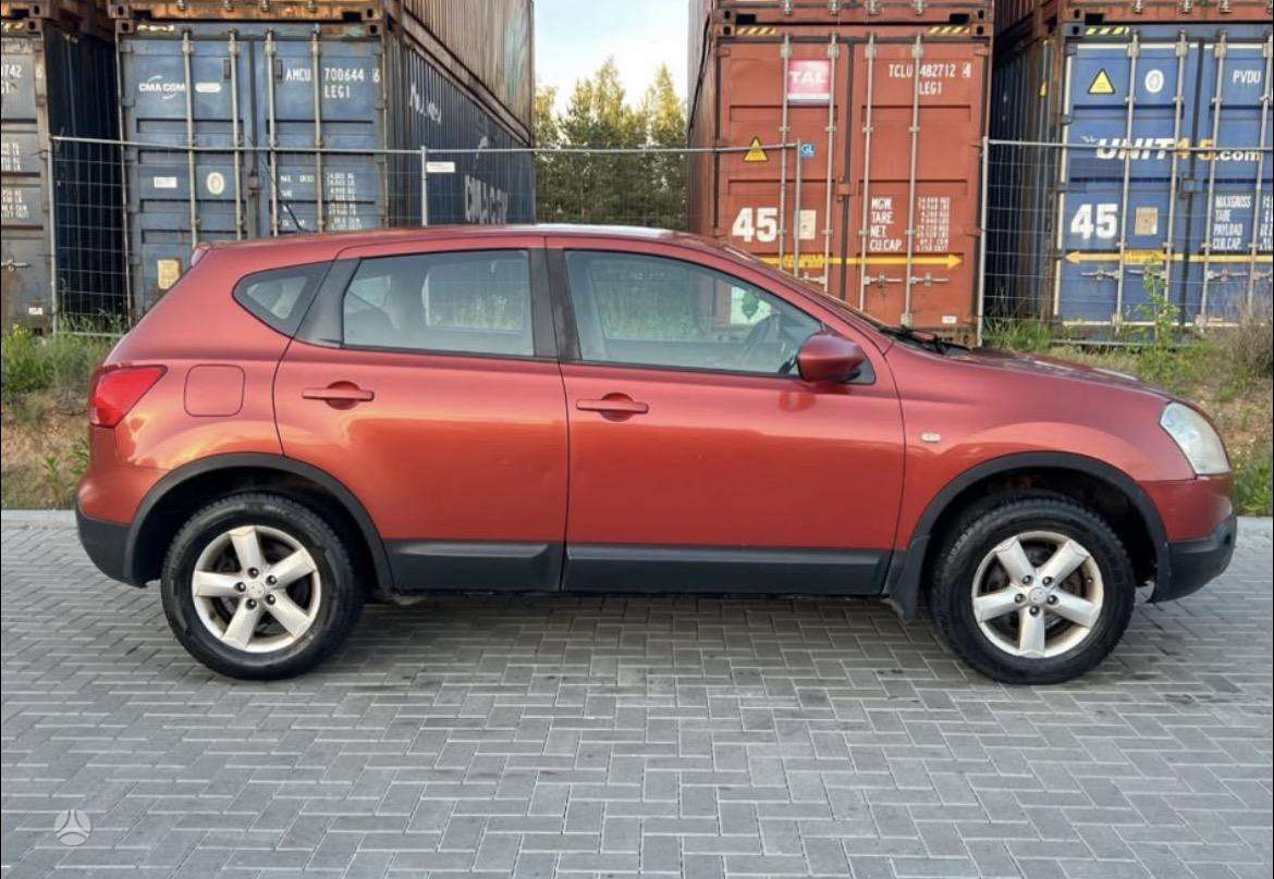 Nissan Qashqai 2009 — салон