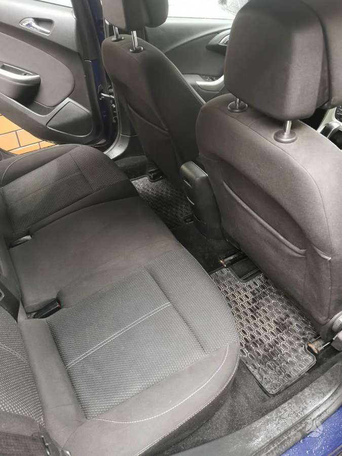 Opel Astra 2011 — двигун 1956 cm³, 160 HP (118kW)
