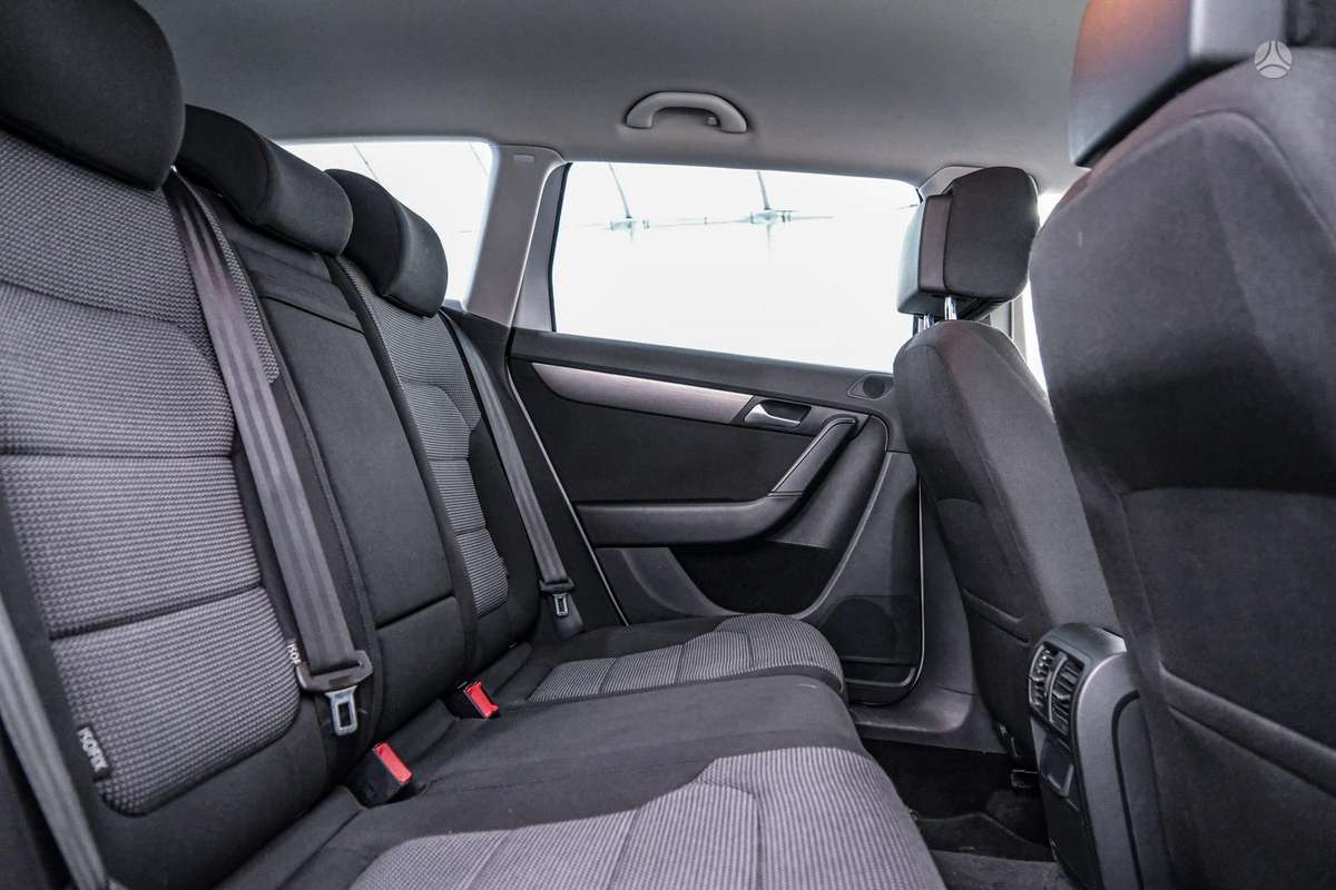 Volkswagen Passat 2013 — photo 10