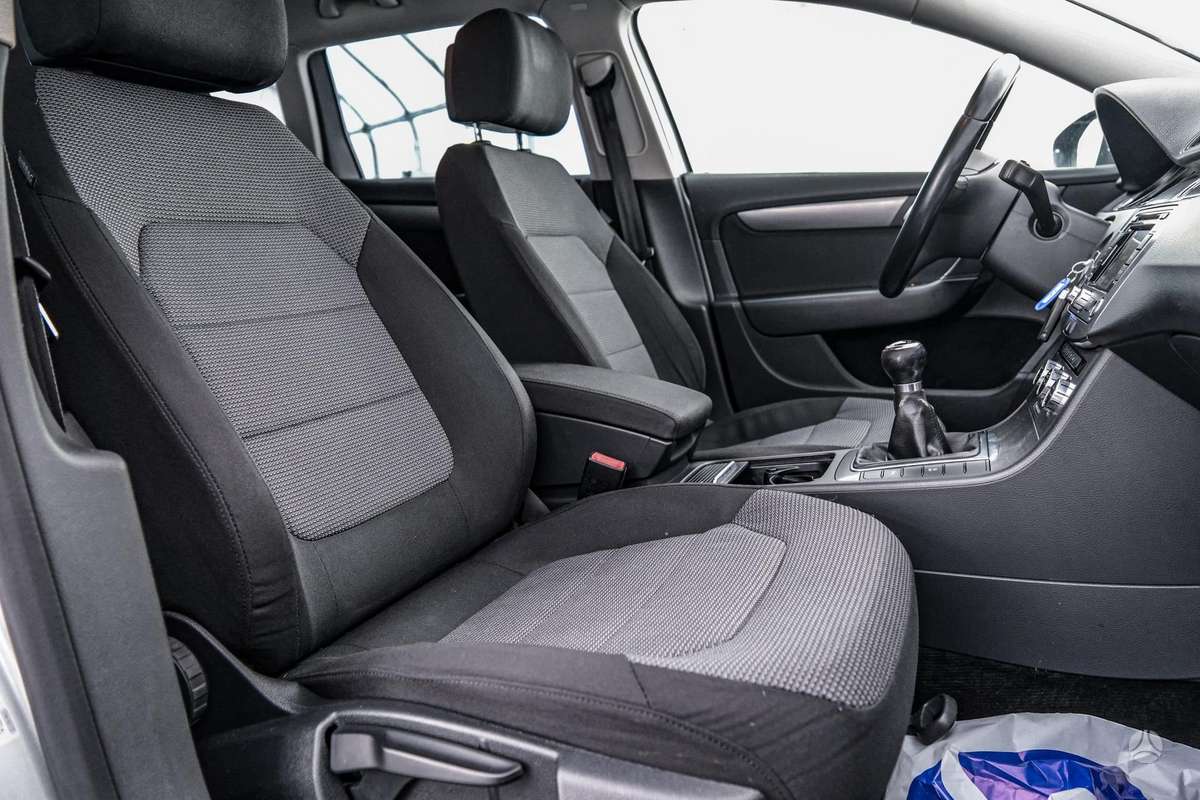 Volkswagen Passat 2013 — photo 12