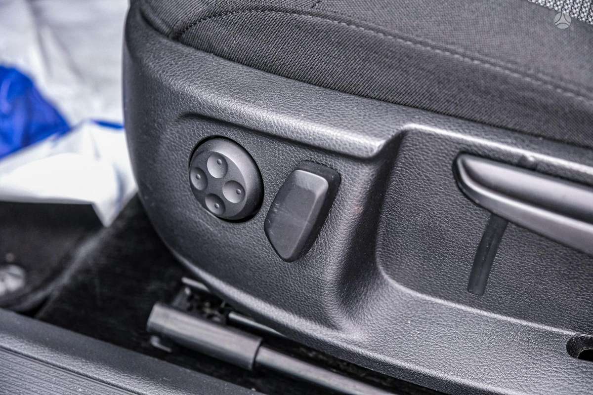 Volkswagen Passat 2013 — photo 13