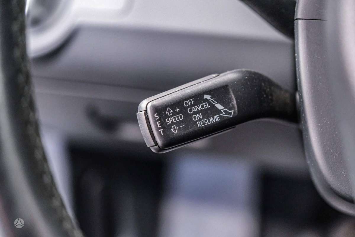 Volkswagen Passat 2013 — photo 16
