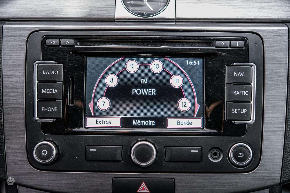 Volkswagen Passat 2013 — photo 20