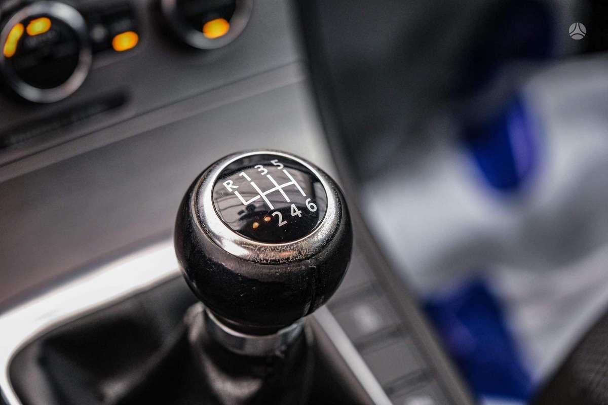 Volkswagen Passat 2013 — photo 24