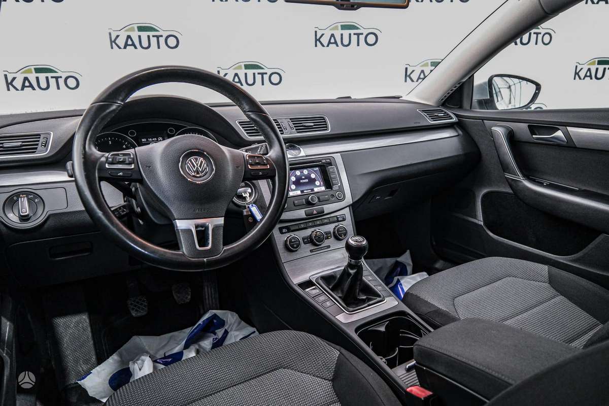 Volkswagen Passat 2013 — photo 7